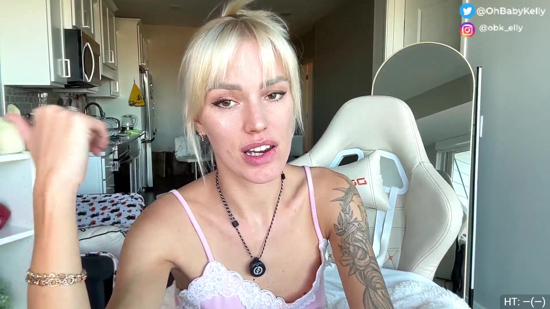 Gallery image thumbnail from Ohbabykelly's myfreecams stream on, 11/15/2025, 21:34 image 5 of 20