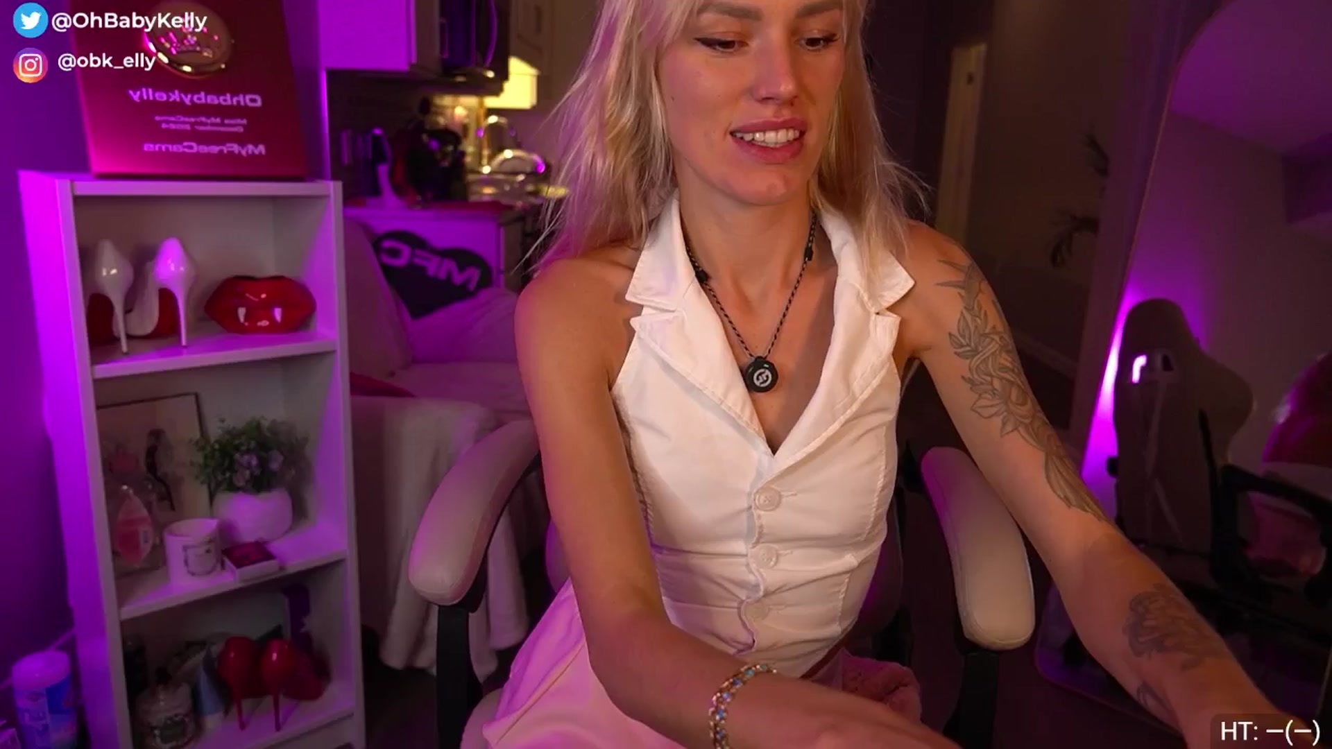 Gallery image thumbnail from Ohbabykelly's myfreecams stream on, 11/22/2025, 24:01 image 12 of 20
