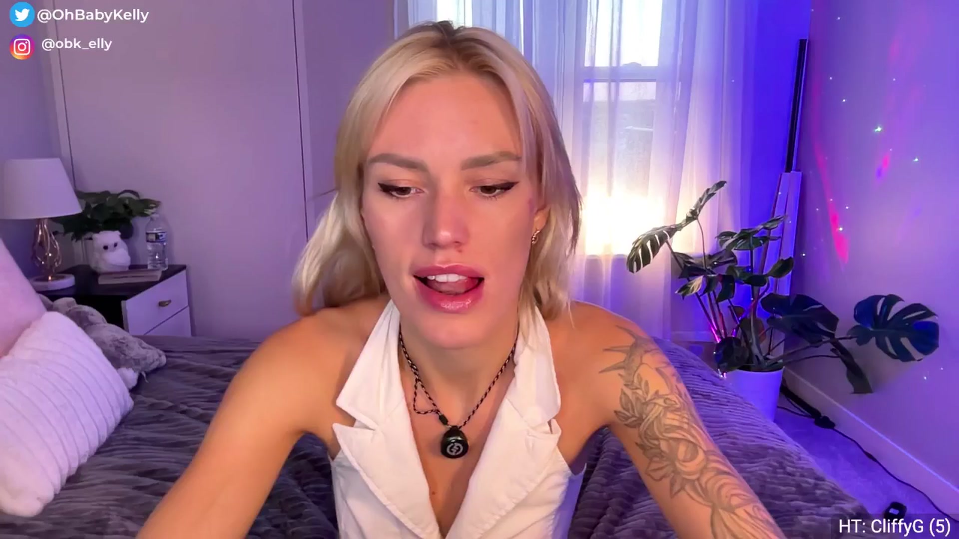 Gallery image thumbnail from Ohbabykelly's myfreecams stream on, 11/22/2025, 23:20 image 1 of 20