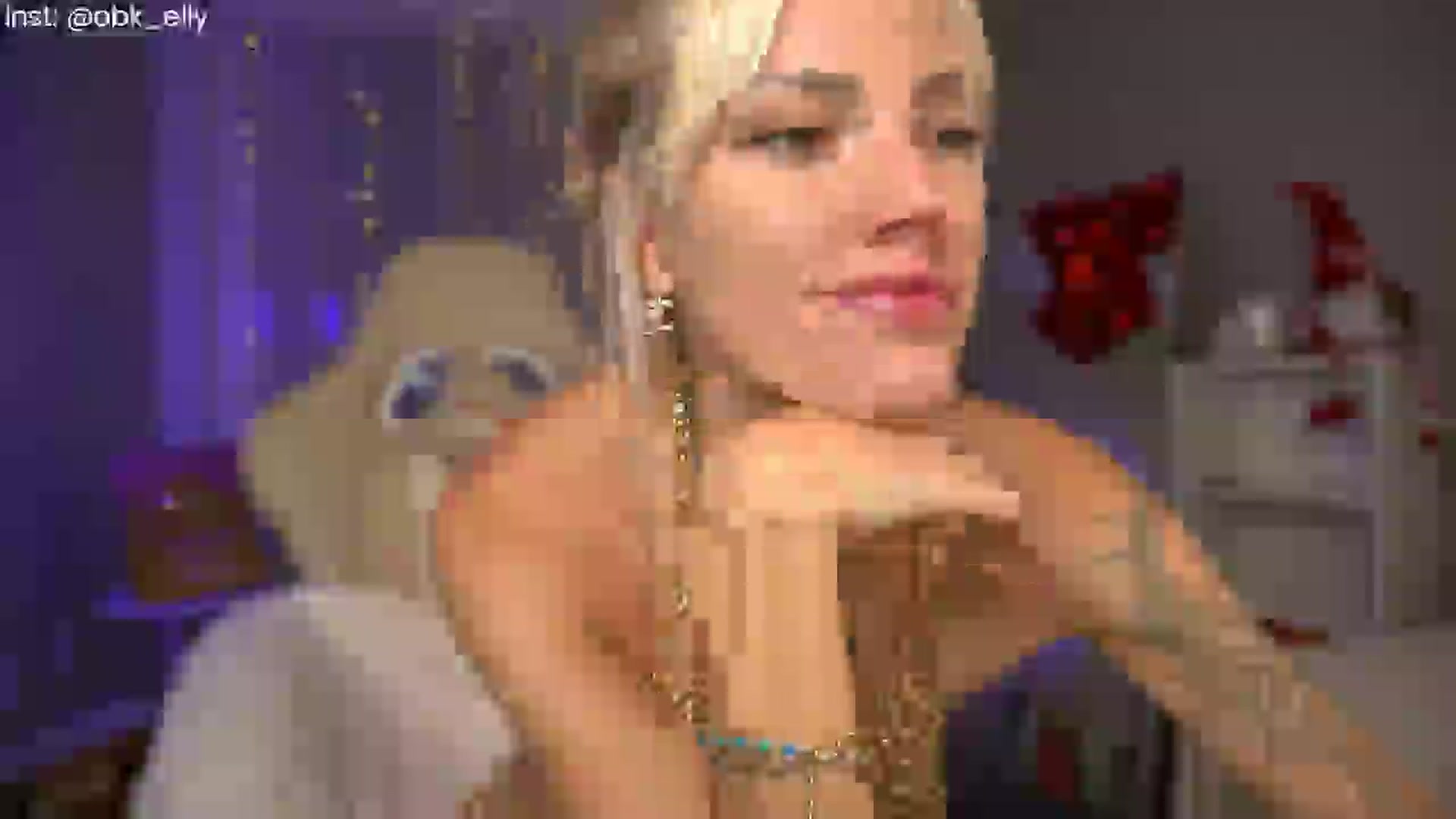 Gallery image thumbnail from Ohbabykelly's myfreecams stream on, 12/08/2025, 02:32 image 4 of 20