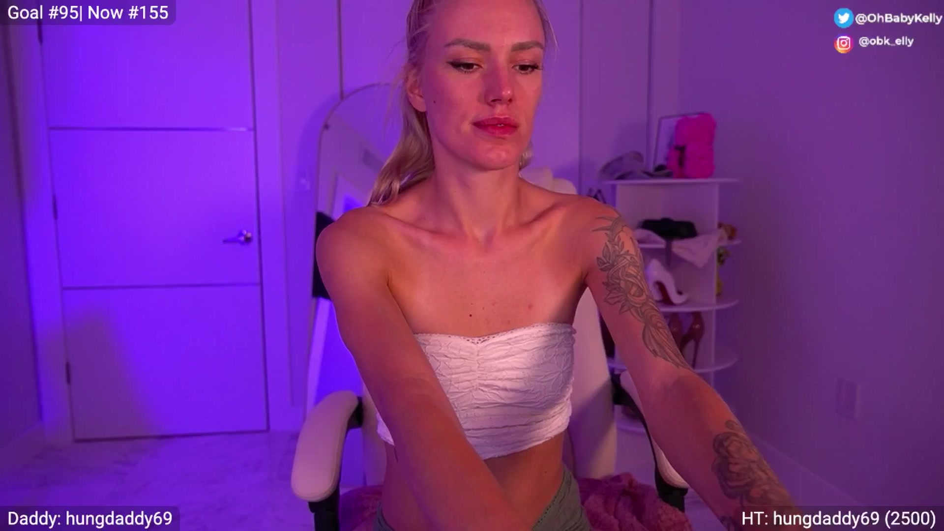 Gallery image thumbnail from Ohbabykelly's myfreecams stream on, 03/10/2026, 04:46 image 1 of 20