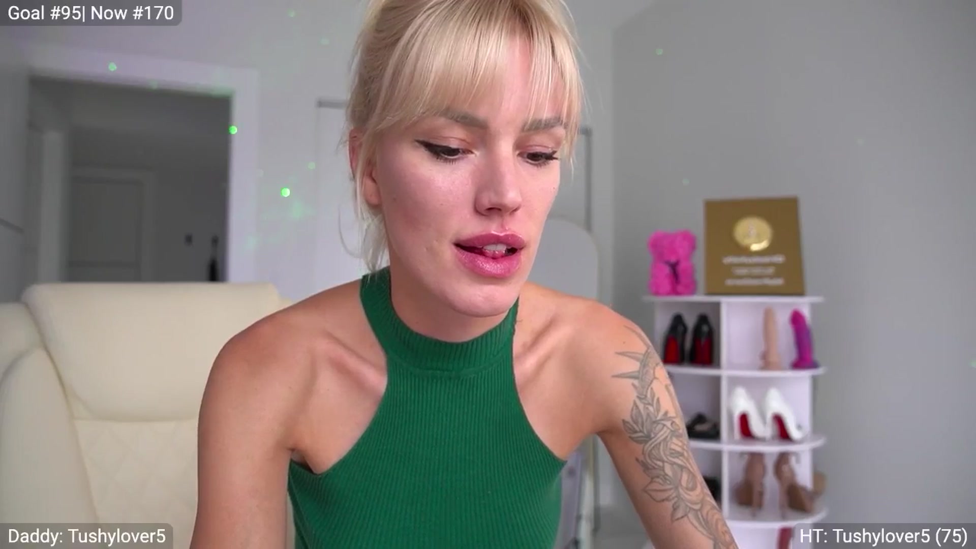 Gallery image thumbnail from Ohbabykelly's myfreecams stream on, 03/17/2026, 23:02 image 10 of 20