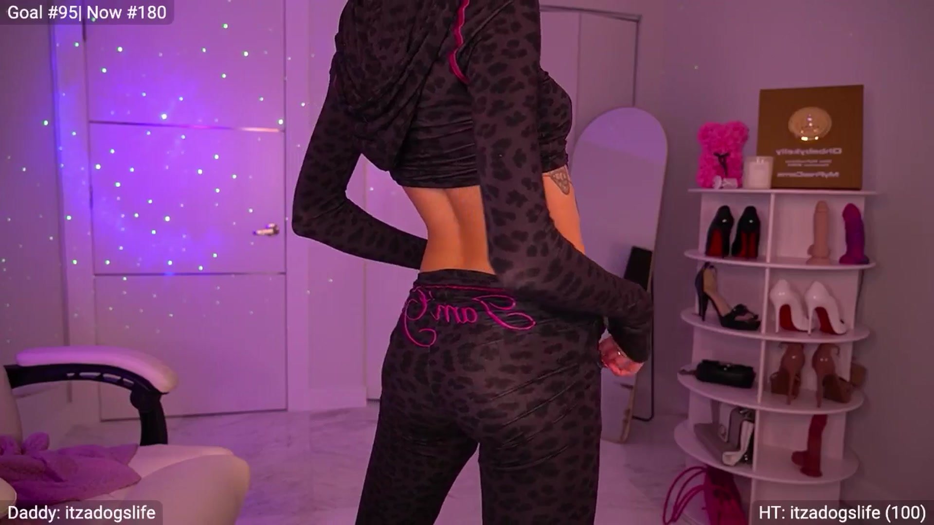 Gallery image thumbnail from Ohbabykelly's myfreecams stream on, 03/19/2026, 01:58 image 18 of 20