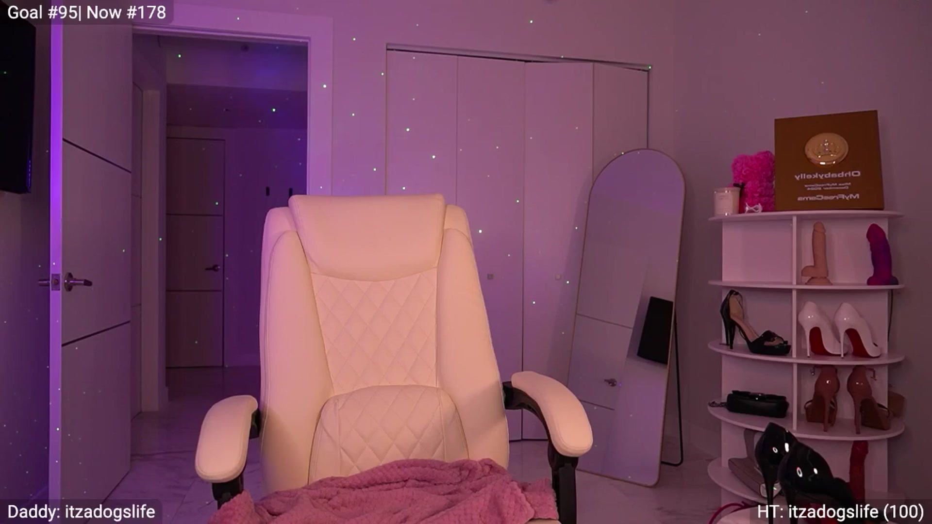 Gallery image thumbnail from Ohbabykelly's myfreecams stream on, 03/19/2026, 03:54 image 5 of 20