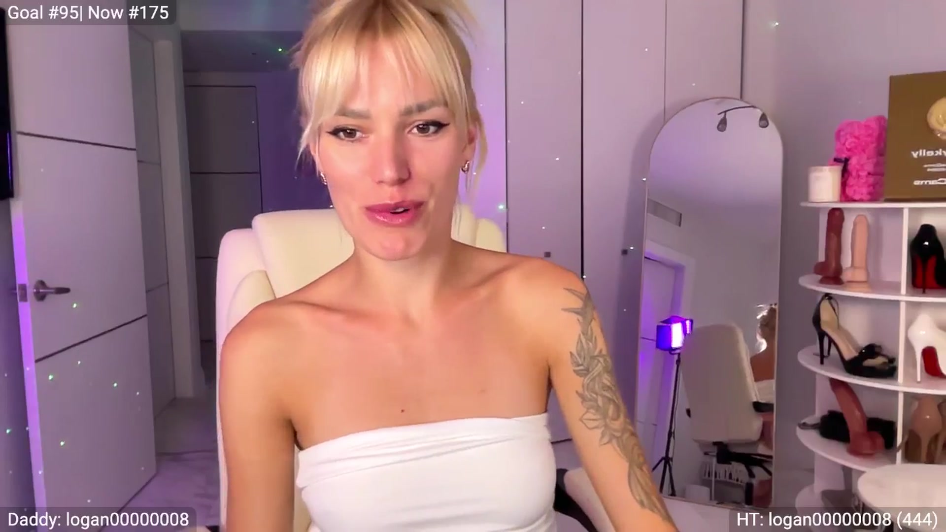 Gallery image thumbnail from Ohbabykelly's myfreecams stream on, 03/25/2026, 24:01 image 7 of 20