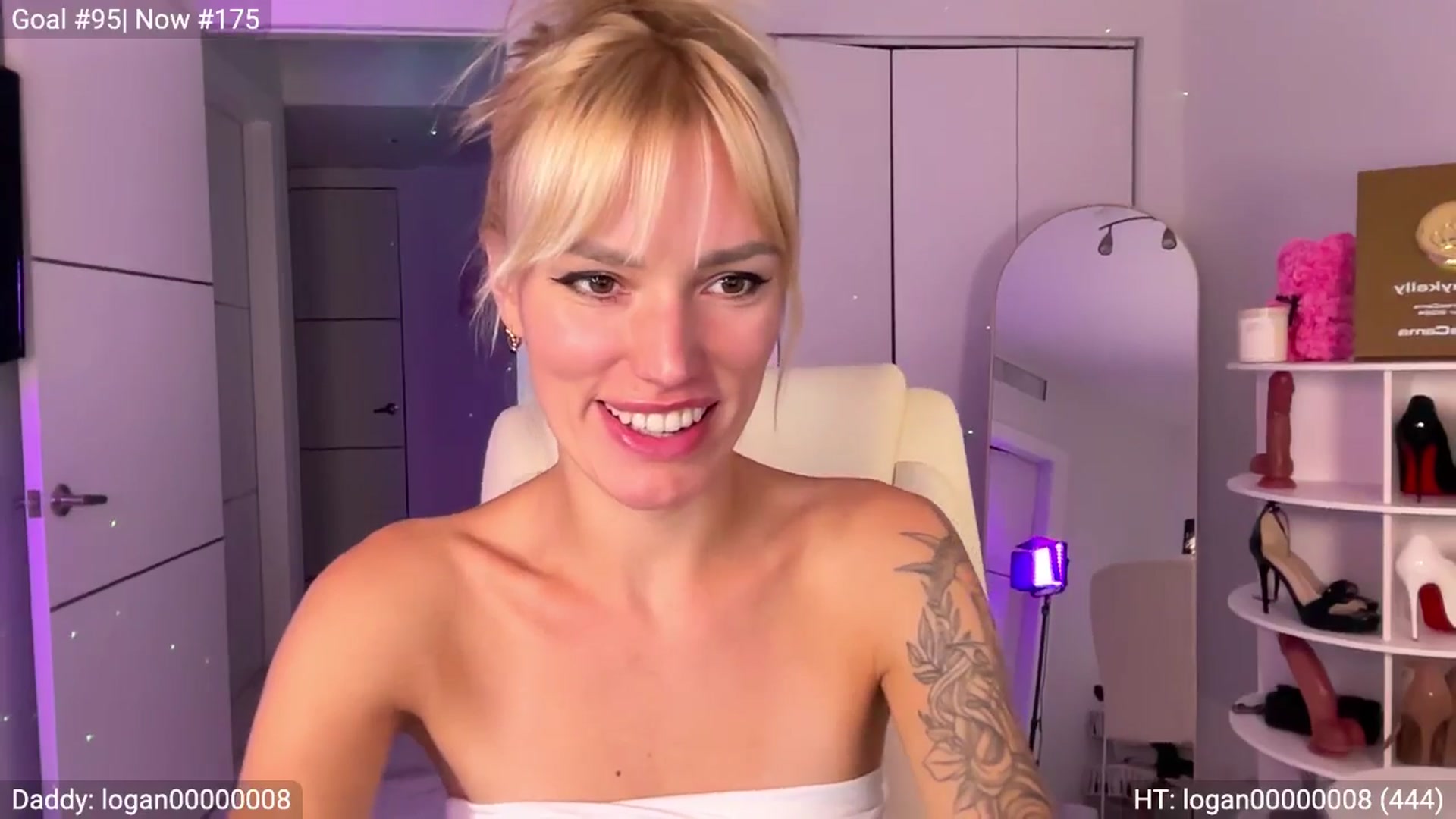 Gallery image thumbnail from Ohbabykelly's myfreecams stream on, 03/25/2026, 24:01 image 16 of 20