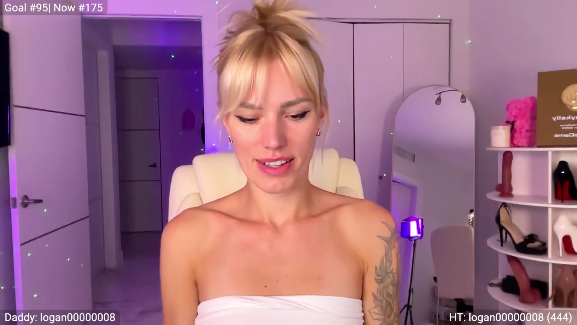Gallery image thumbnail from Ohbabykelly's myfreecams stream on, 03/25/2026, 24:01 image 15 of 20