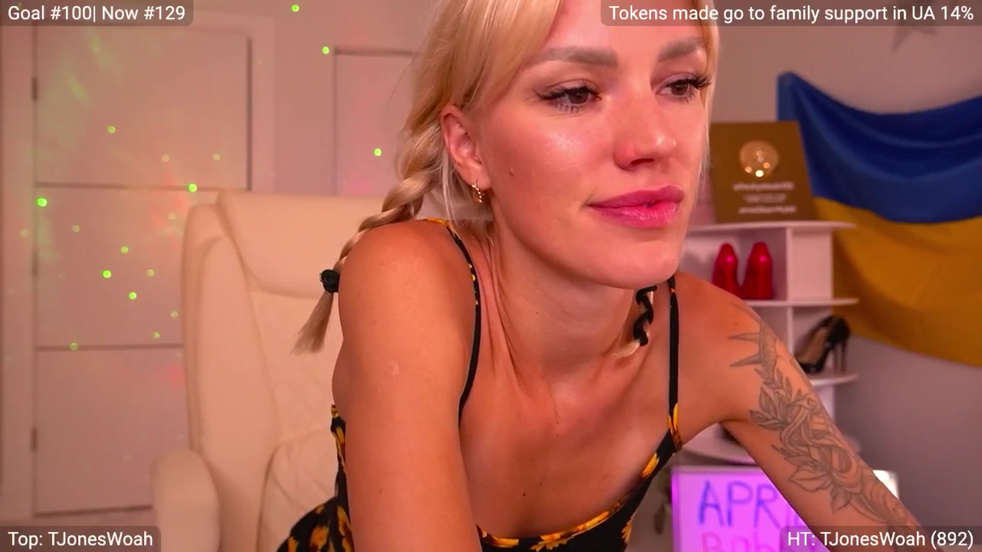 Gallery image thumbnail from Ohbabykelly's myfreecams stream on, 04/21/2026, 02:01 image 13 of 20