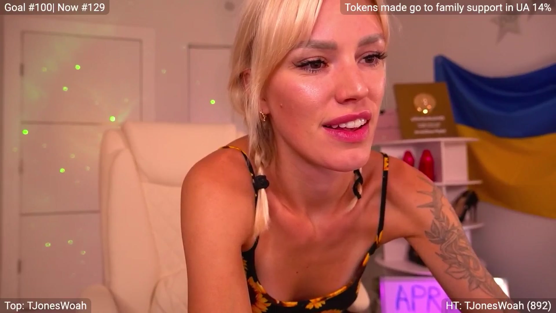 Gallery image thumbnail from Ohbabykelly's myfreecams stream on, 04/21/2026, 02:01 image 11 of 20