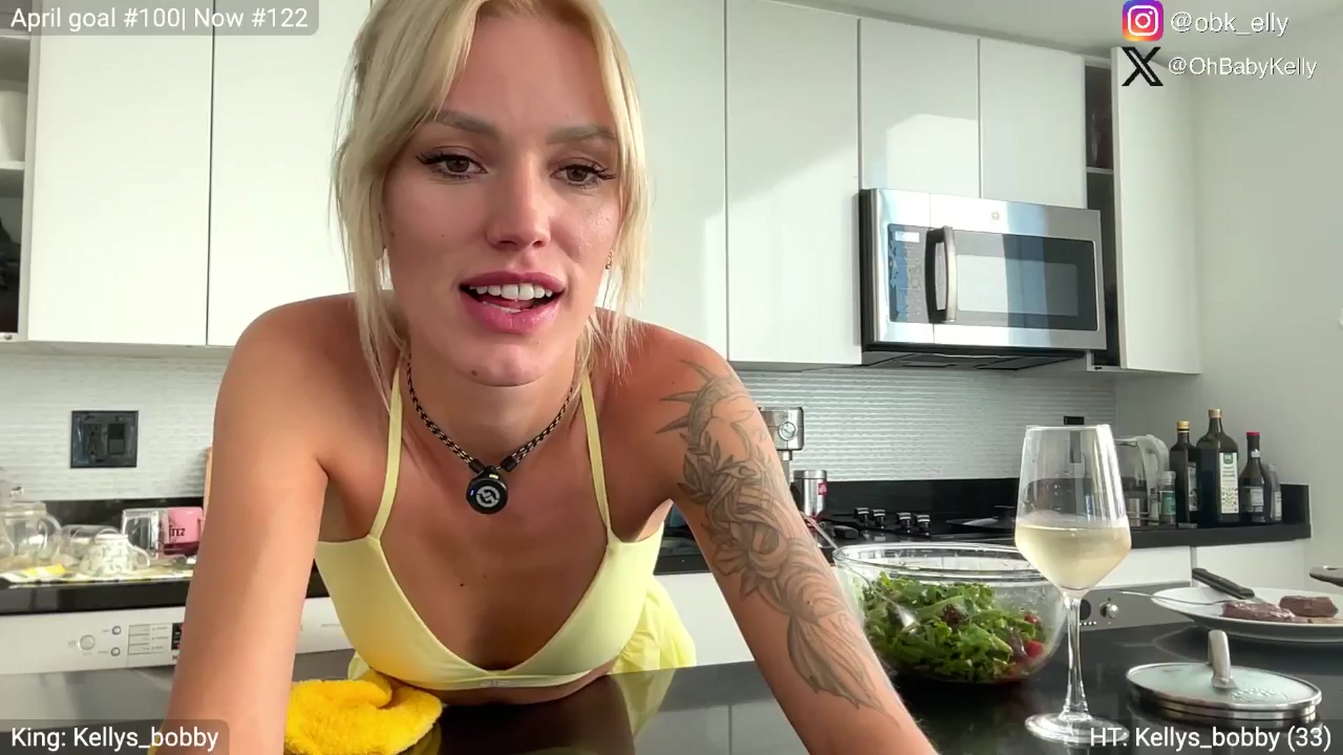 Gallery image thumbnail from Ohbabykelly's myfreecams stream on, 04/28/2026, 23:27 image 9 of 20