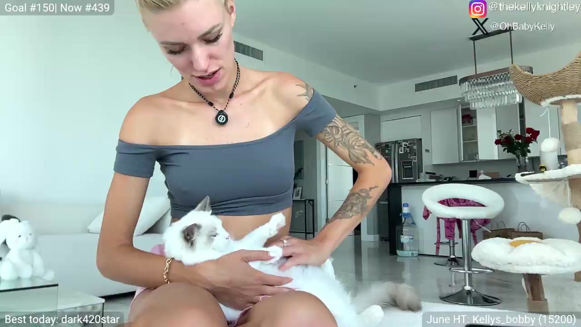 Gallery image thumbnail from Ohbabykelly's myfreecams stream on, 06/12/2026, 18:23 image 3 of 20