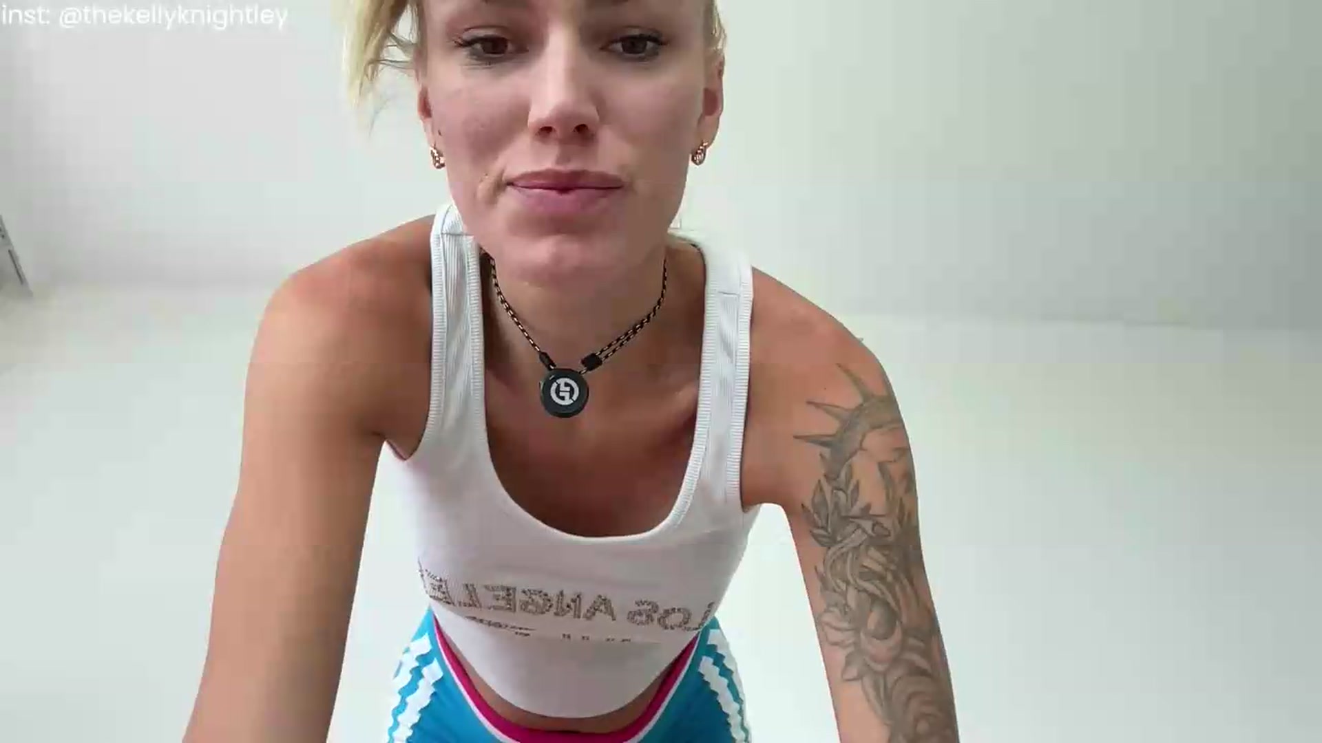 Gallery image thumbnail from Ohbabykelly's myfreecams stream on, 06/25/2026, 18:41 image 9 of 20