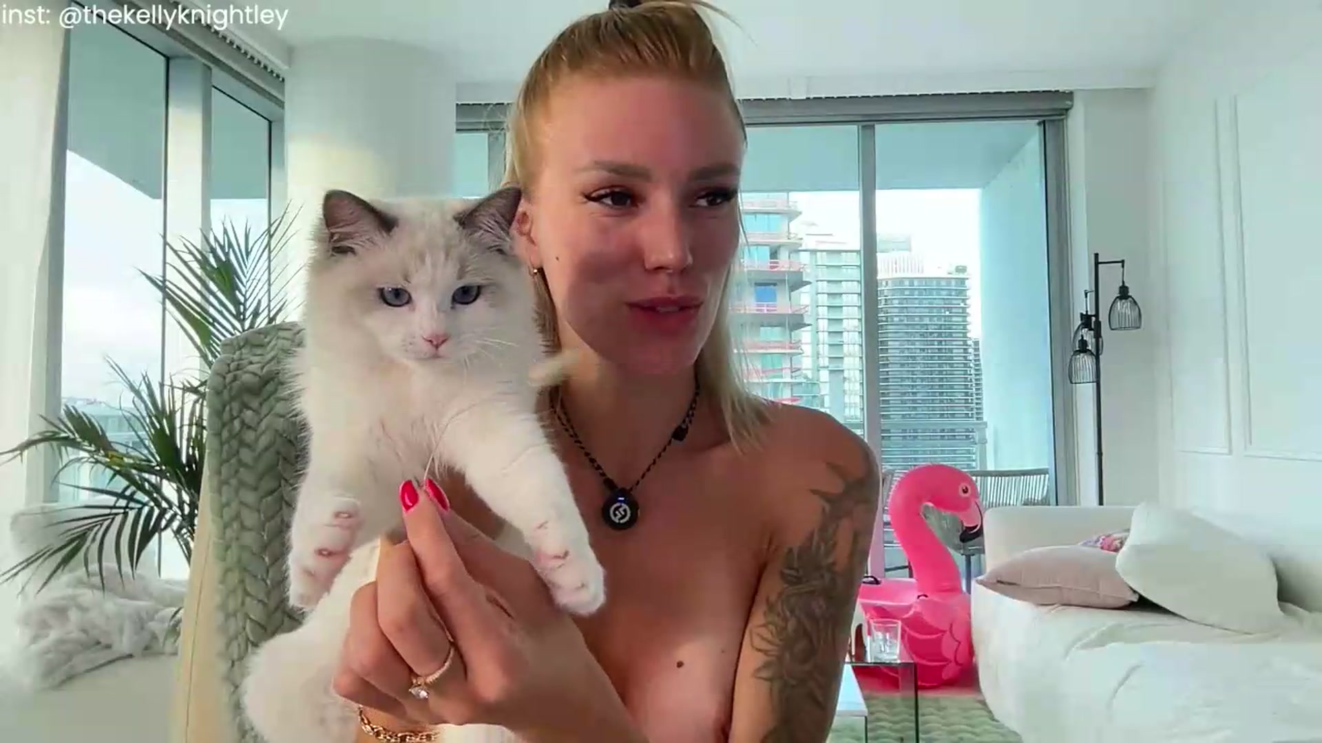 Gallery image thumbnail from Ohbabykelly's myfreecams stream on, 06/30/2026, 23:24 image 10 of 20