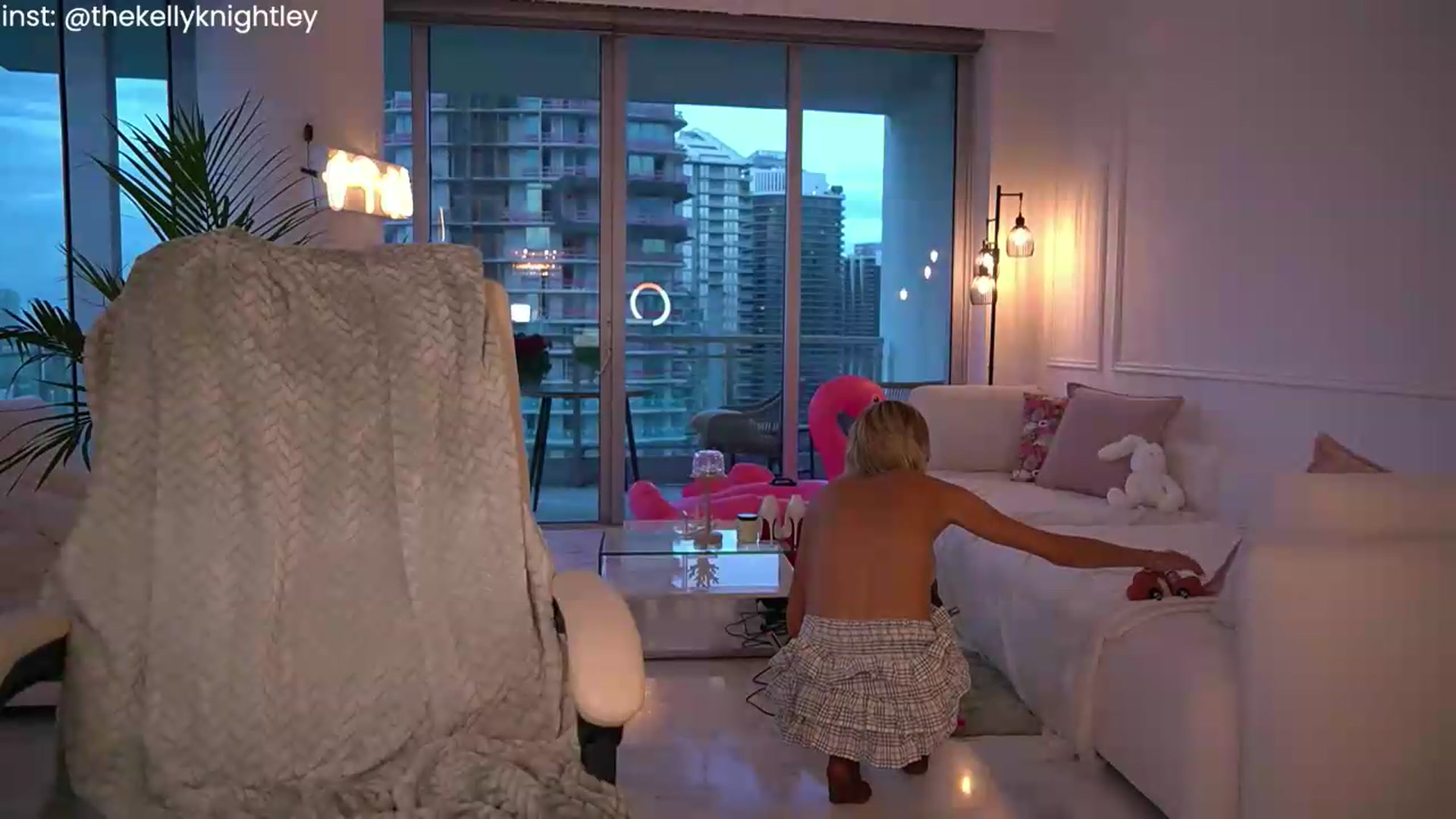 Gallery image thumbnail from Ohbabykelly's myfreecams stream on, 07/01/2026, 24:35 image 9 of 20