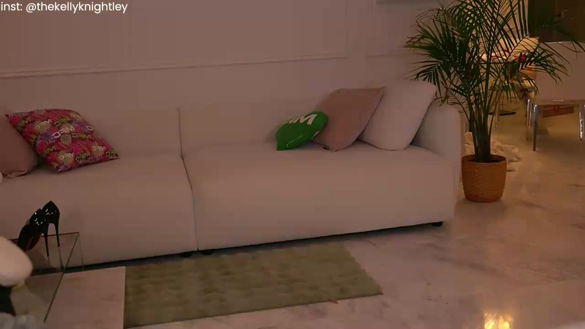 Gallery image thumbnail from Ohbabykelly's myfreecams stream on, 07/03/2026, 02:18 image 13 of 20