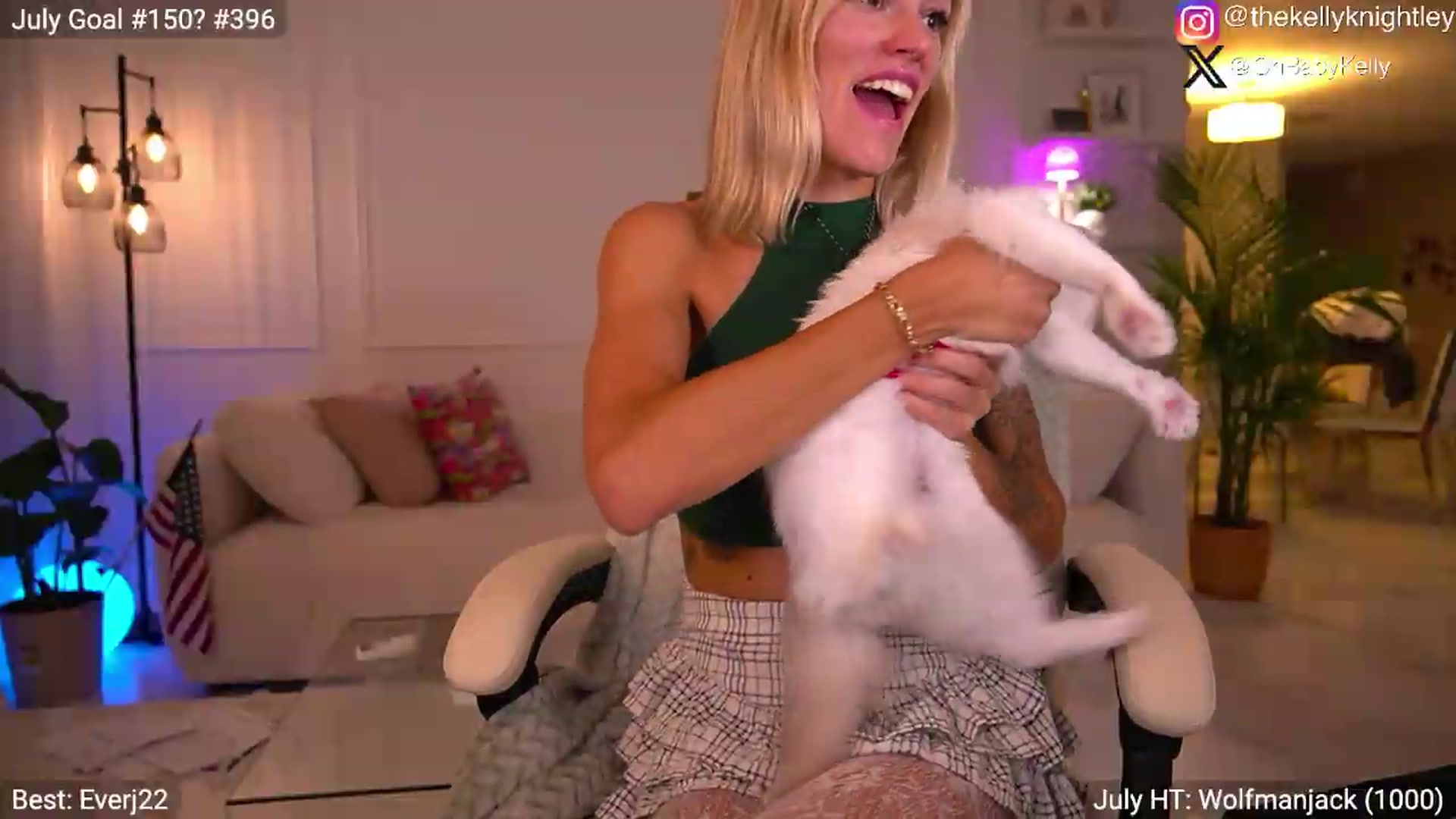 Gallery image thumbnail from Ohbabykelly's myfreecams stream on, 07/12/2026, 03:33 image 14 of 20