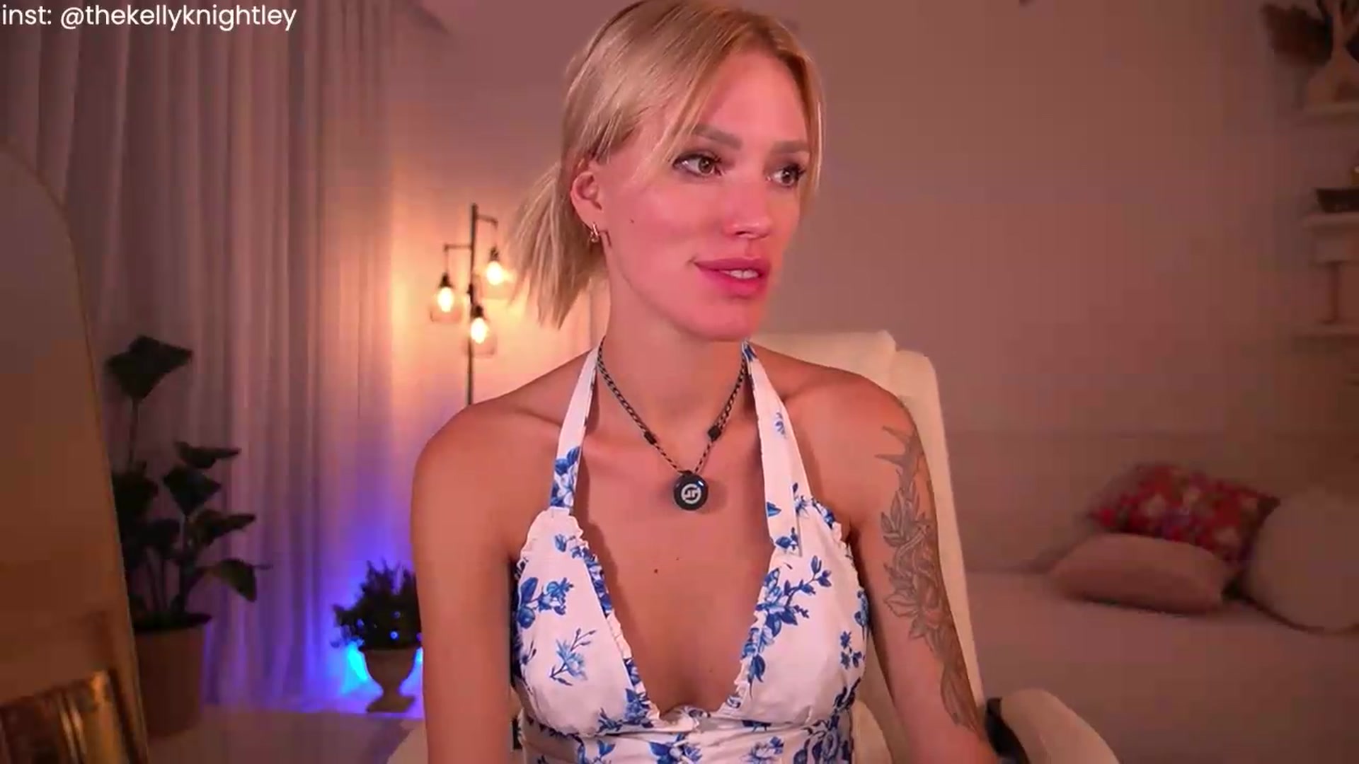 Gallery image thumbnail from Ohbabykelly's myfreecams stream on, 08/09/2026, 04:40 image 15 of 20