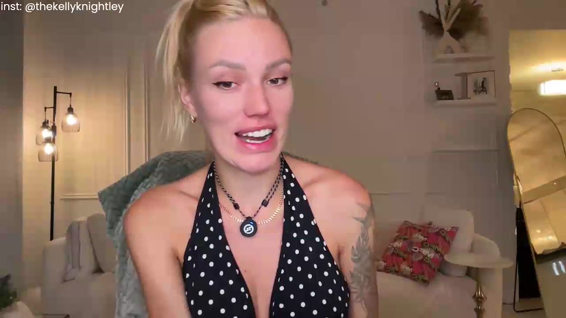 Gallery image thumbnail from Ohbabykelly's myfreecams stream on, 09/08/2026, 24:27 image 12 of 20