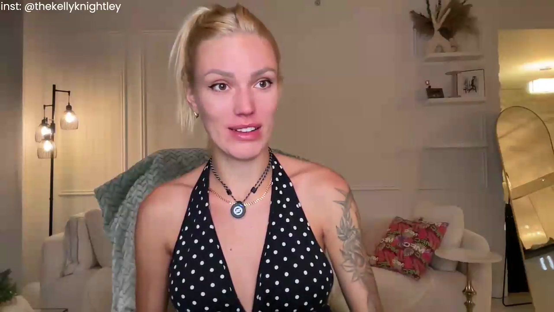 Gallery image thumbnail from Ohbabykelly's myfreecams stream on, 09/08/2026, 24:27 image 11 of 20