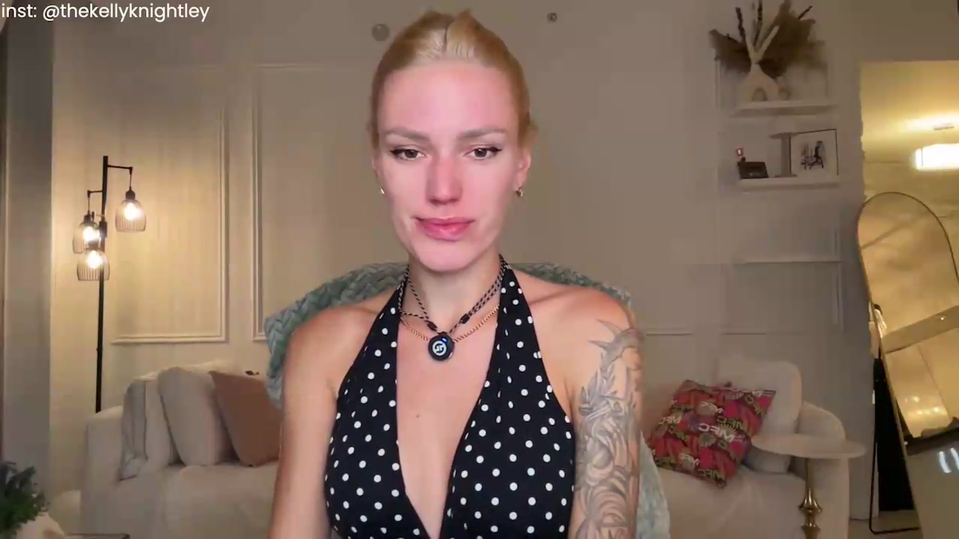Gallery image thumbnail from Ohbabykelly's myfreecams stream on, 09/08/2026, 24:27 image 6 of 20