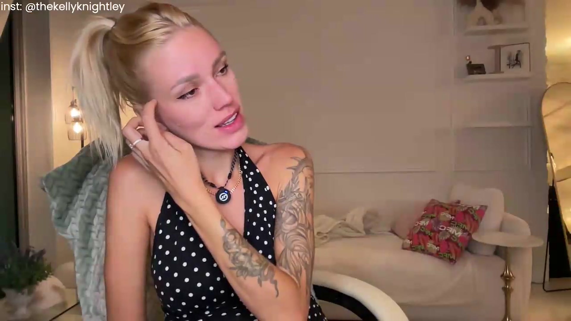Gallery image thumbnail from Ohbabykelly's myfreecams stream on, 09/08/2026, 24:27 image 8 of 20