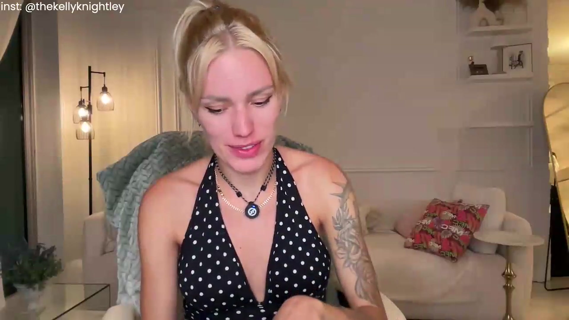 Gallery image thumbnail from Ohbabykelly's myfreecams stream on, 09/08/2026, 24:27 image 19 of 20