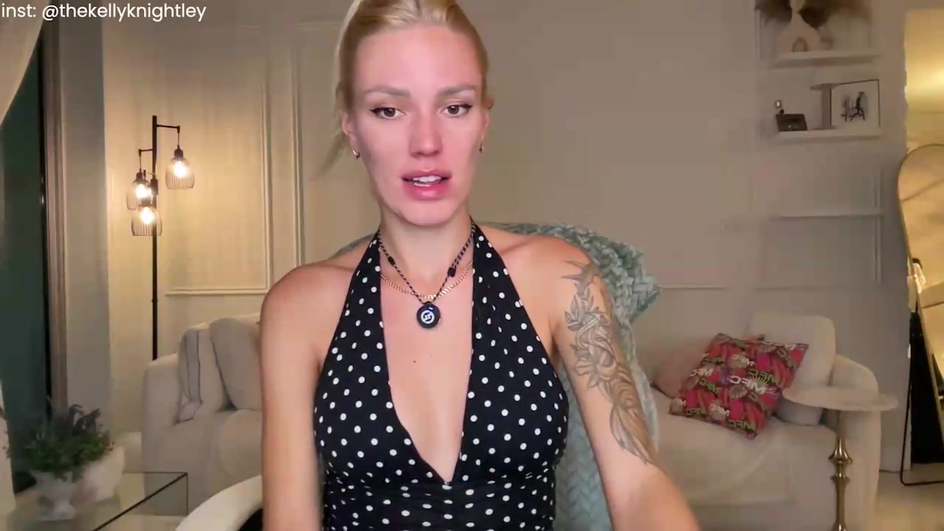 Gallery image thumbnail from Ohbabykelly's myfreecams stream on, 09/08/2026, 24:27 image 2 of 20