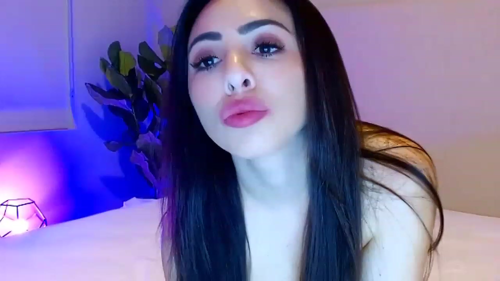 Gallery image thumbnail from Ohbnks's myfreecams stream on, 02/23/2023, 09:39 image 3 of 20