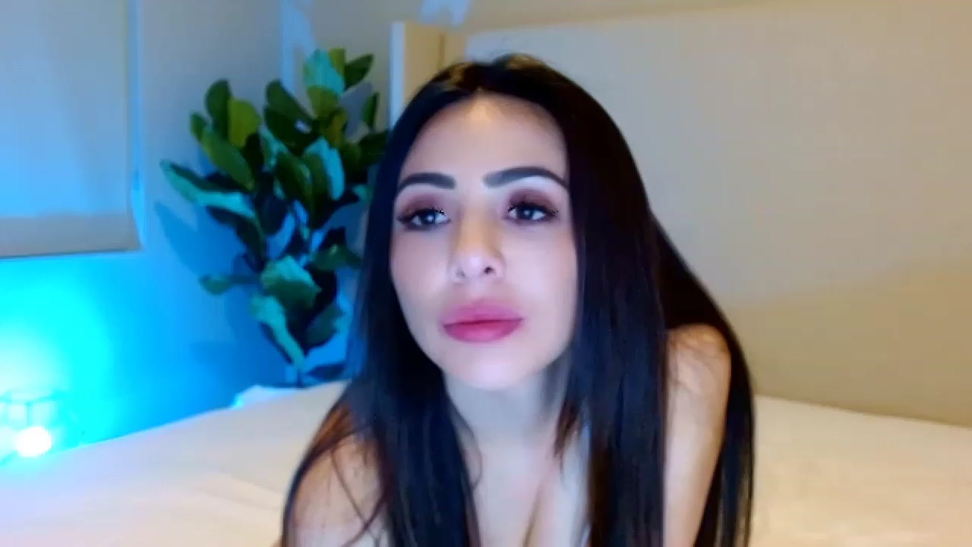 Gallery image thumbnail from Ohbnks's myfreecams stream on, 02/23/2023, 09:39 image 18 of 20
