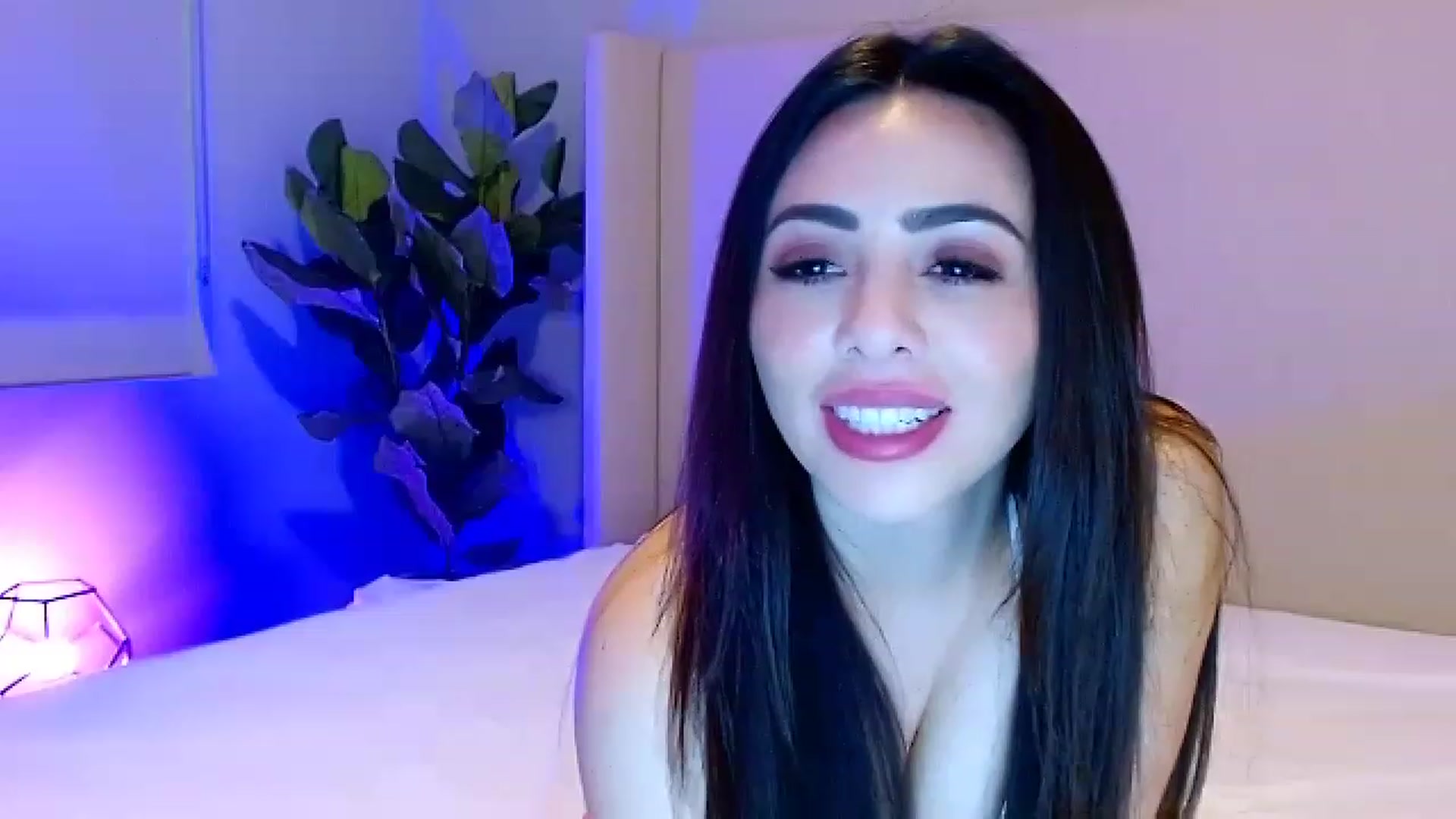 Gallery image thumbnail from Ohbnks's myfreecams stream on, 02/23/2023, 09:39 image 6 of 20