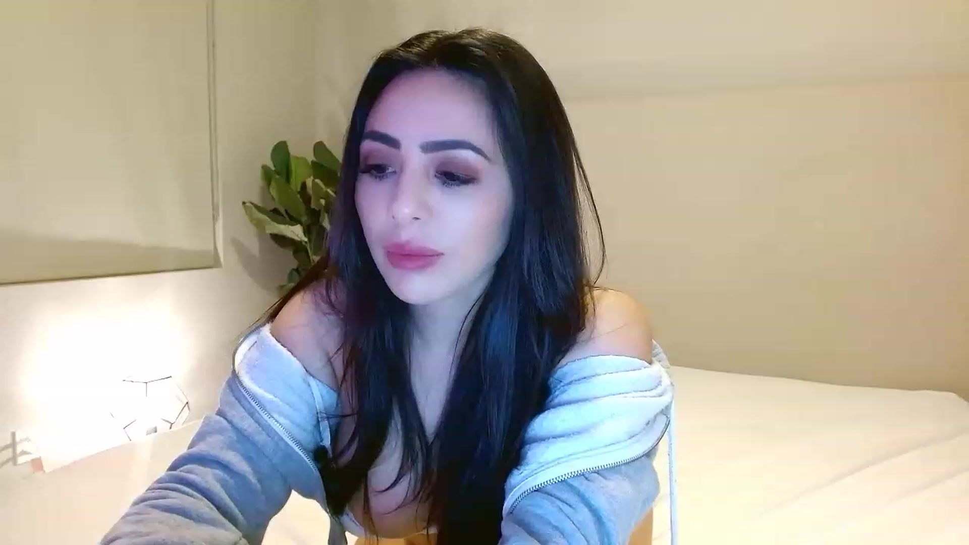 Gallery image thumbnail from Ohbnks's myfreecams stream on, 03/16/2023, 06:11 image 16 of 20