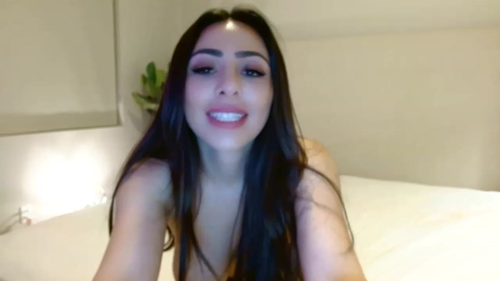 Gallery image thumbnail from Ohbnks's myfreecams stream on, 03/19/2023, 06:42 image 20 of 20