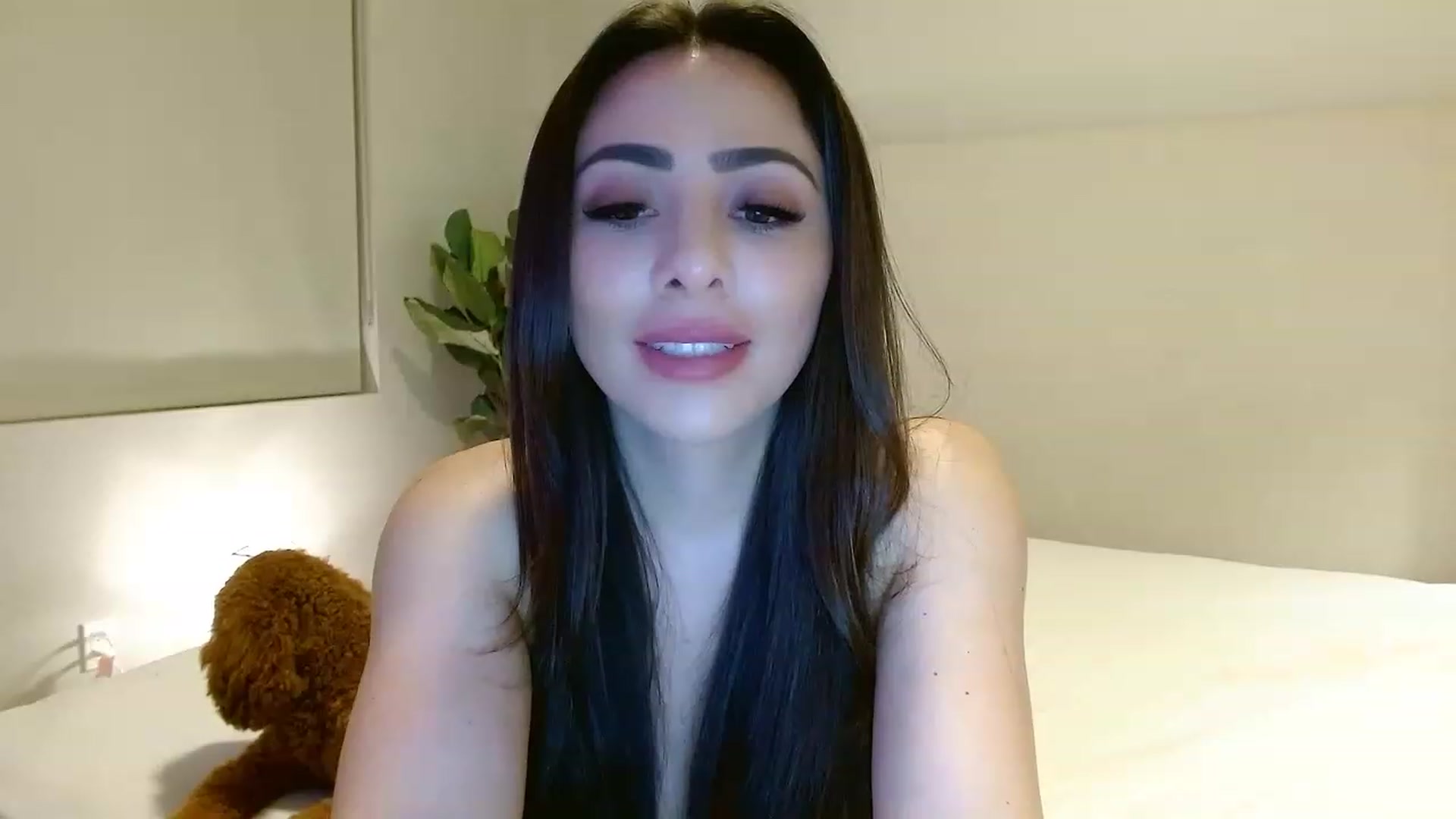Gallery image thumbnail from Ohbnks's myfreecams stream on, 03/19/2023, 06:42 image 10 of 20
