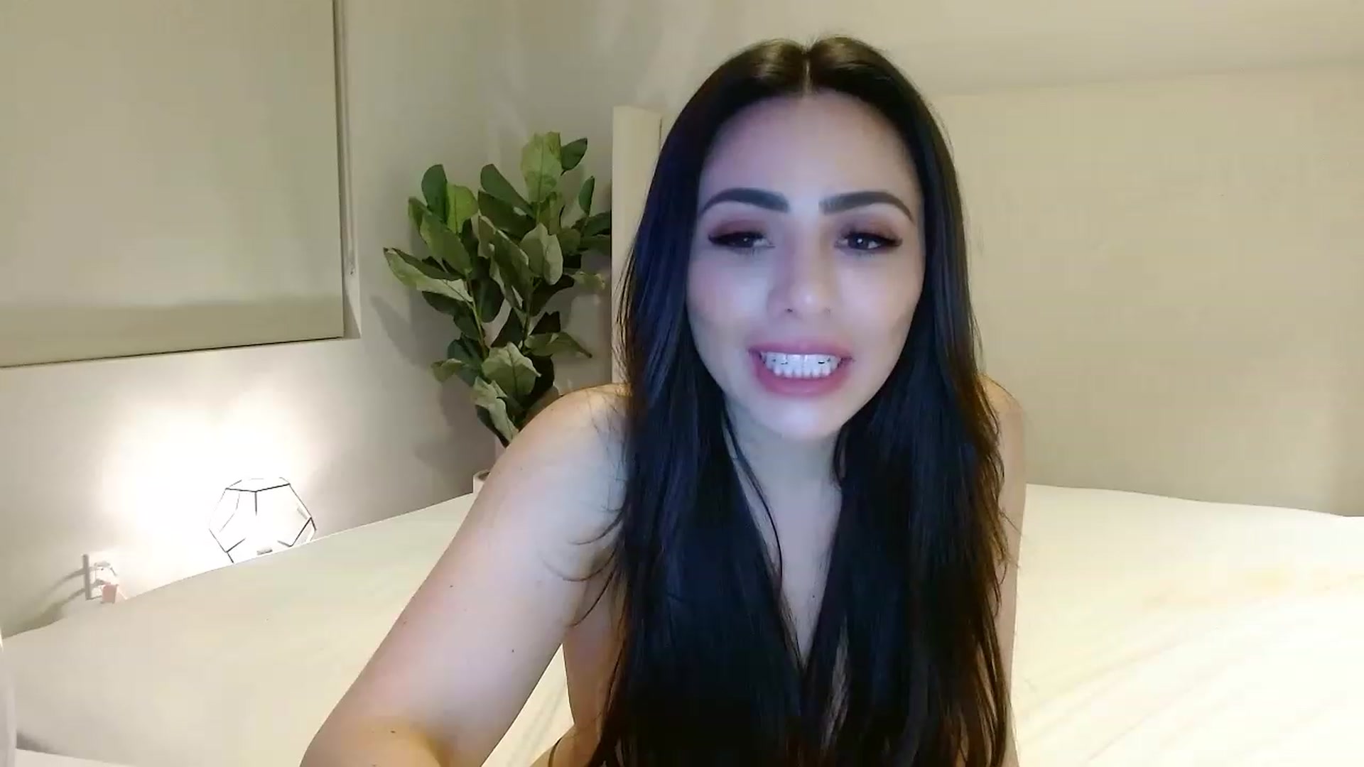 Gallery image thumbnail from Ohbnks's myfreecams stream on, 03/19/2023, 07:09 image 19 of 20