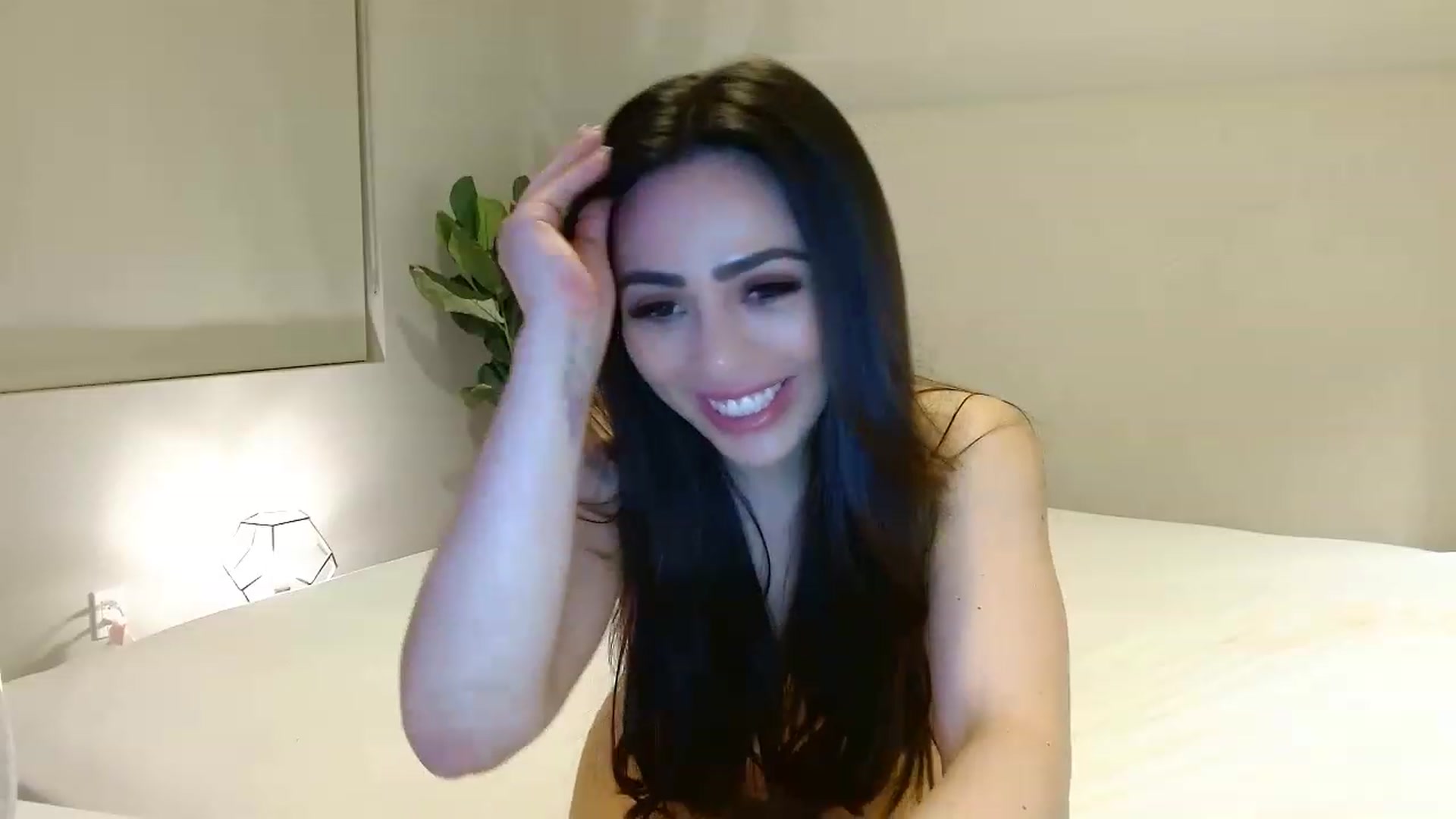 Gallery image thumbnail from Ohbnks's myfreecams stream on, 03/19/2023, 07:09 image 18 of 20