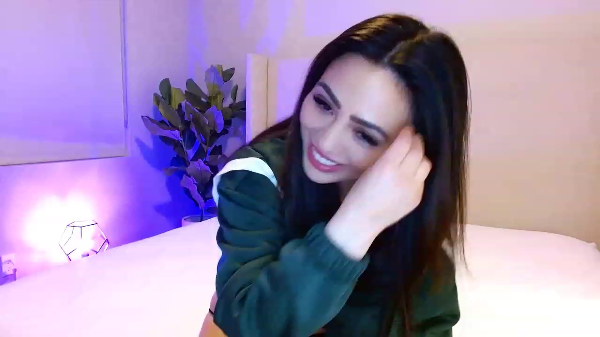 Gallery image thumbnail from Ohbnks's myfreecams stream on, 03/22/2023, 06:28 image 14 of 20
