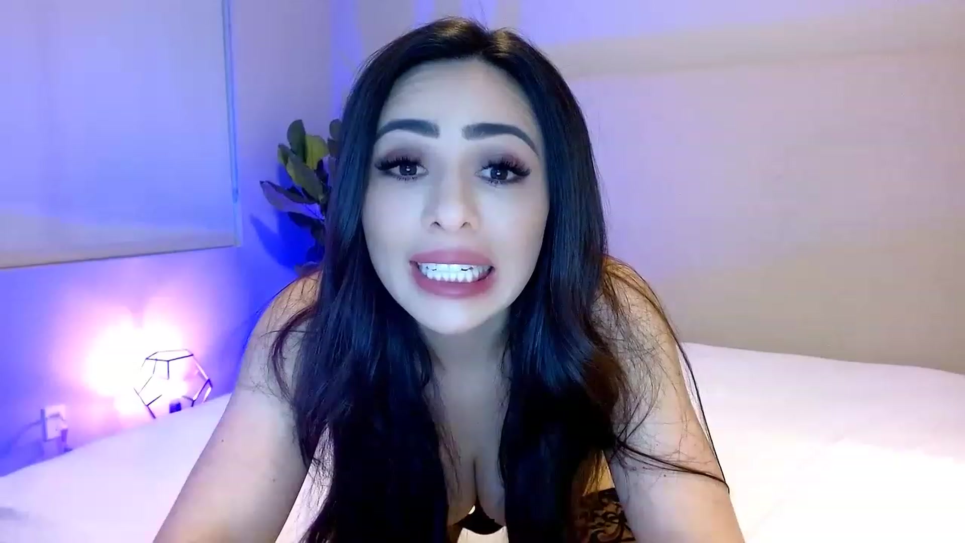 Gallery image thumbnail from Ohbnks's myfreecams stream on, 03/23/2023, 02:10 image 5 of 20