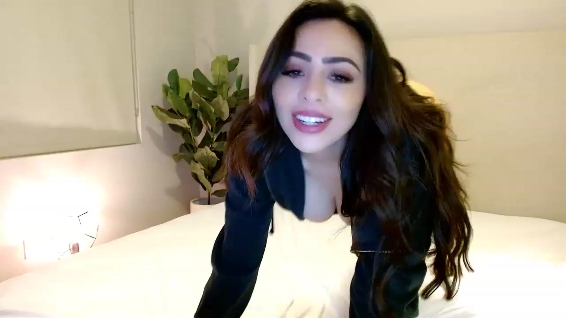 Gallery image thumbnail from Ohbnks's myfreecams stream on, 03/24/2023, 07:09 image 13 of 20