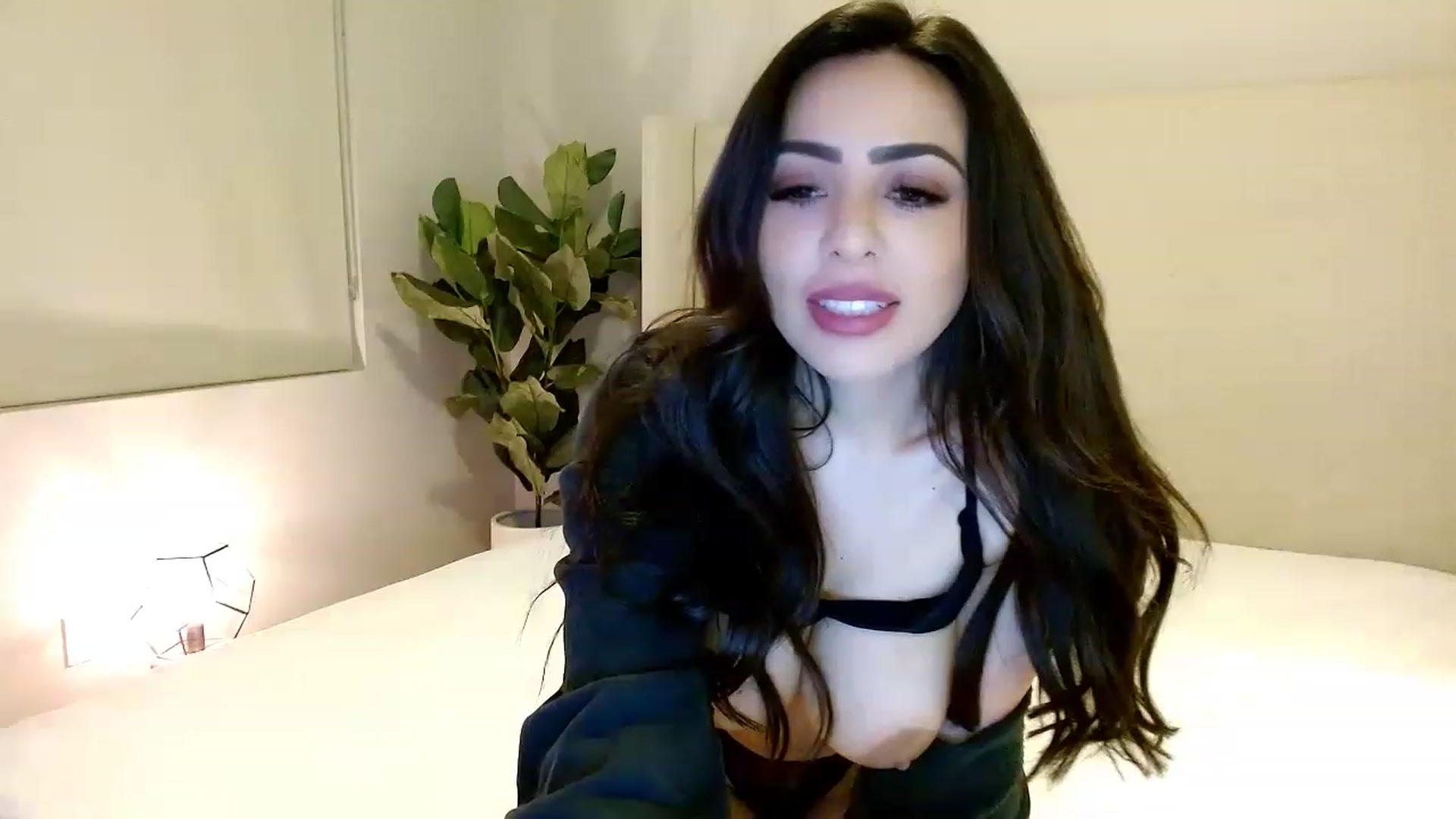 Gallery image thumbnail from Ohbnks's myfreecams stream on, 03/24/2023, 07:09 image 7 of 20