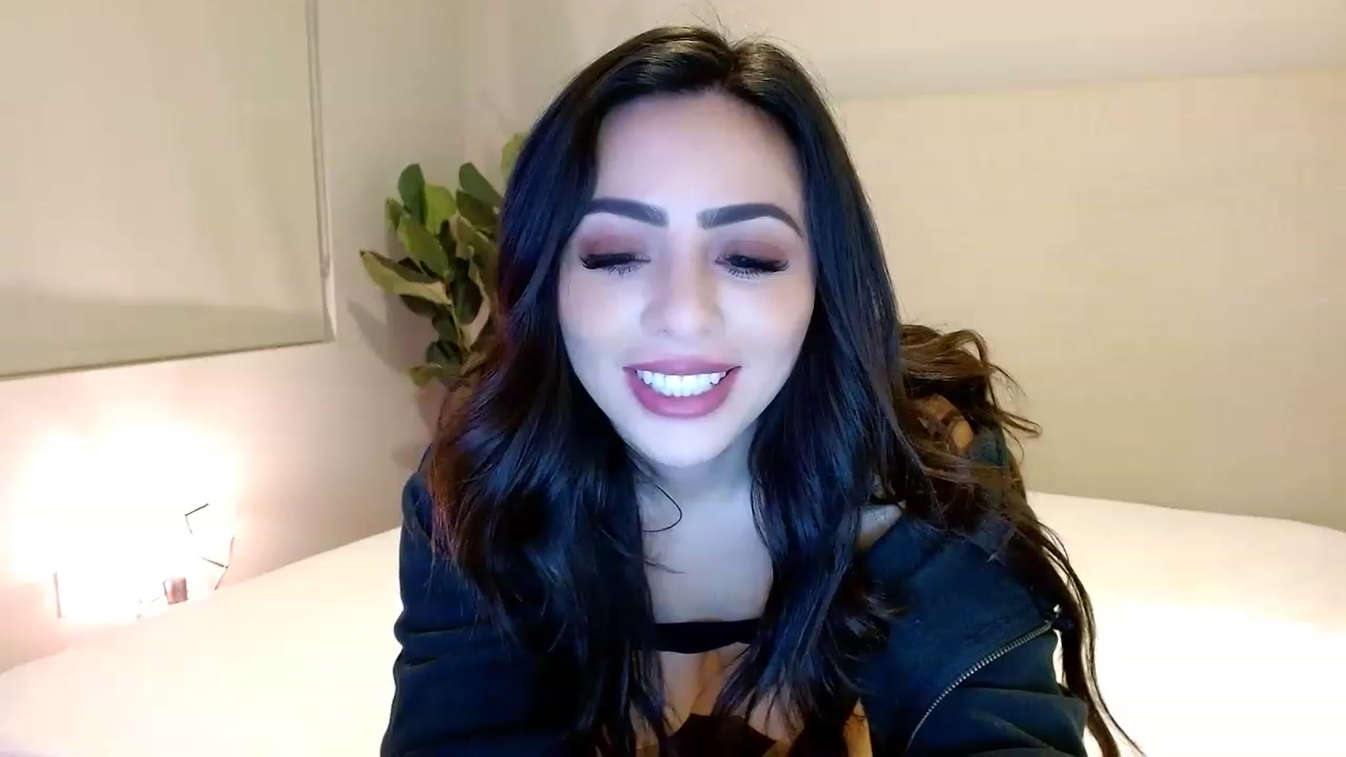 Gallery image thumbnail from Ohbnks's myfreecams stream on, 03/24/2023, 07:09 image 6 of 20