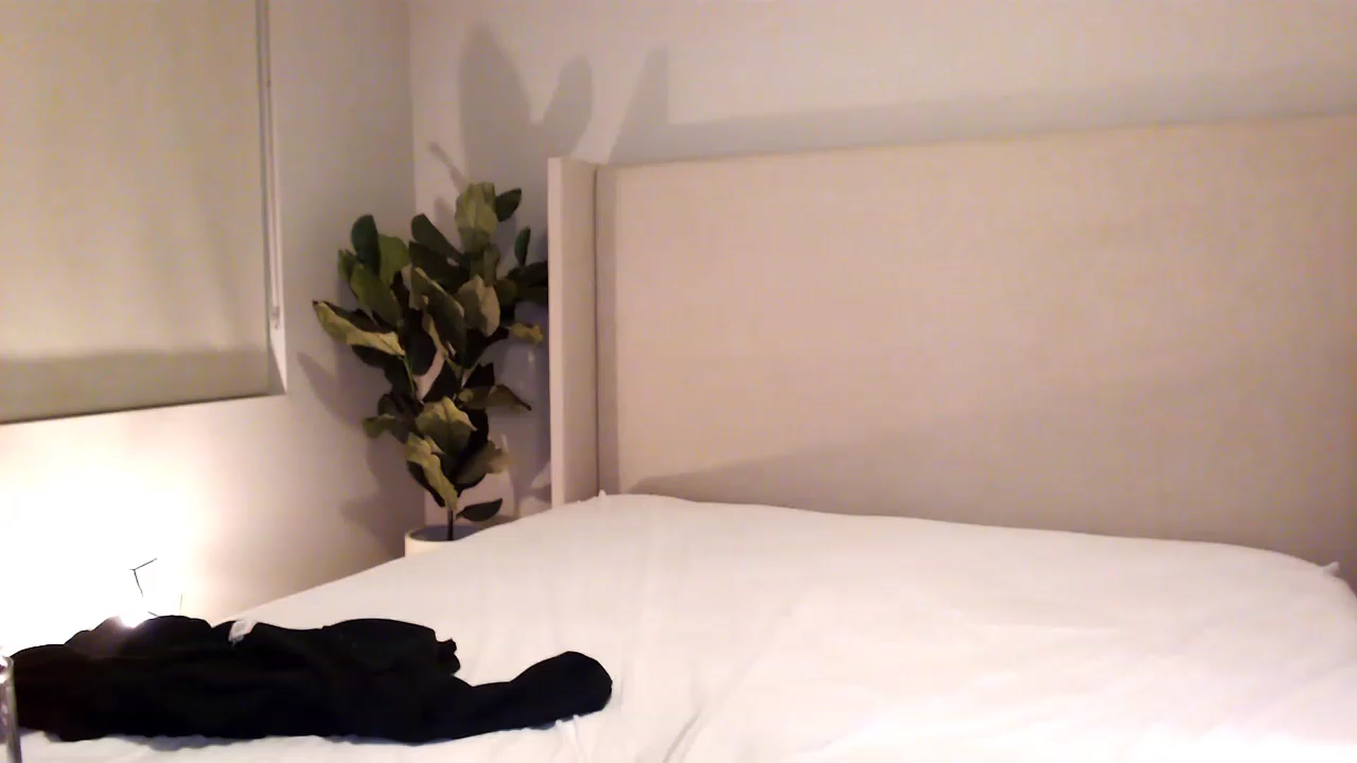 Gallery image thumbnail from Ohbnks's myfreecams stream on, 03/26/2023, 05:31 image 20 of 20