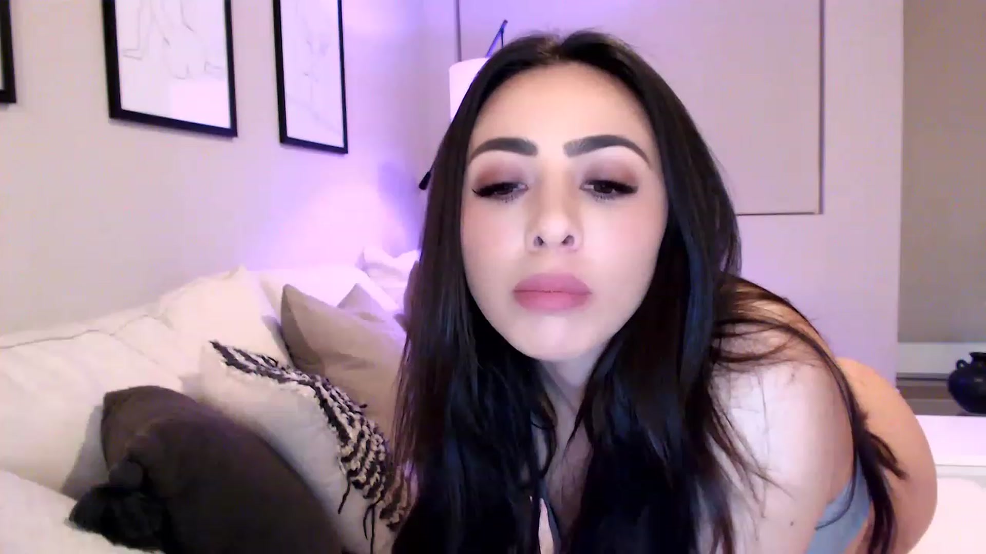 Gallery image thumbnail from Ohbnks's myfreecams stream on, 03/27/2023, 04:21 image 6 of 20