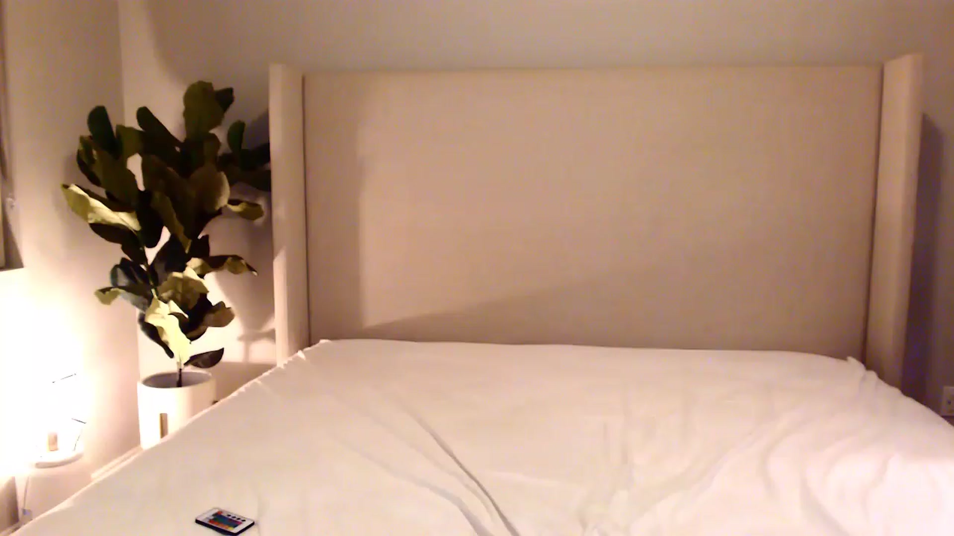 Gallery image thumbnail from Ohbnks's myfreecams stream on, 04/19/2023, 04:18 image 7 of 20