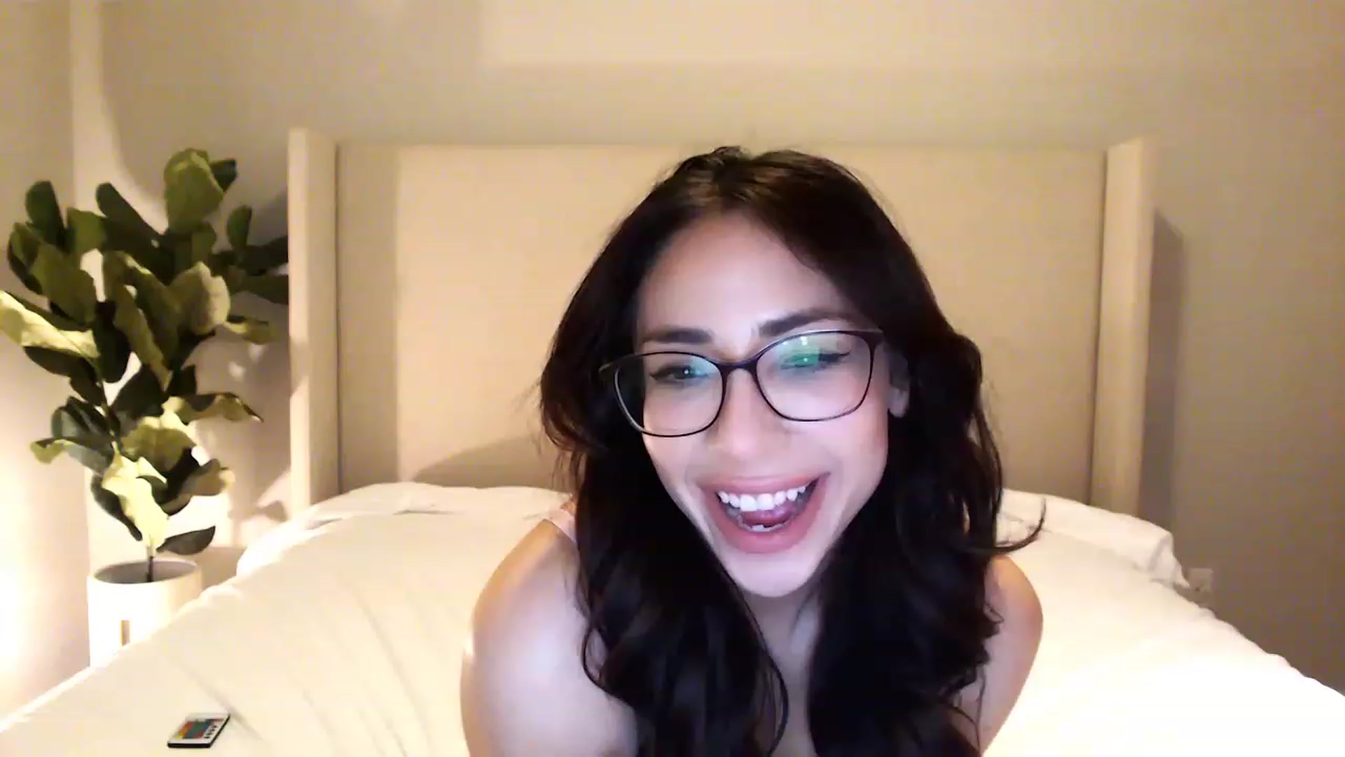 Gallery image thumbnail from Ohbnks's myfreecams stream on, 04/22/2023, 05:57 image 12 of 20