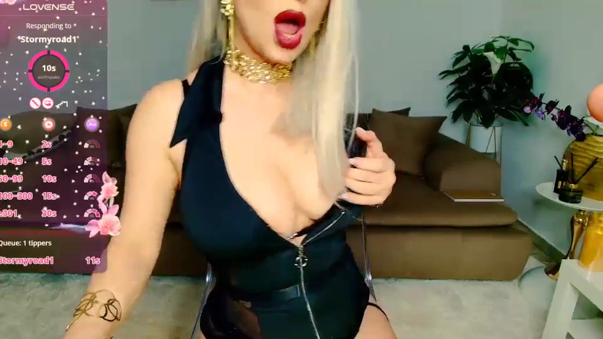 Gallery image thumbnail from OhhLuan's myfreecams stream on, 01/28/2026, 15:16 image 10 of 20