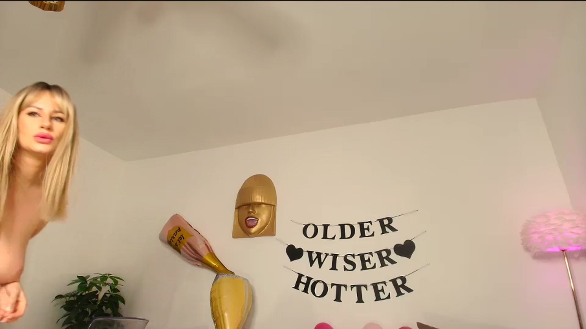 Gallery image thumbnail from OhhLuan's myfreecams stream on, 02/10/2026, 15:38 image 5 of 20