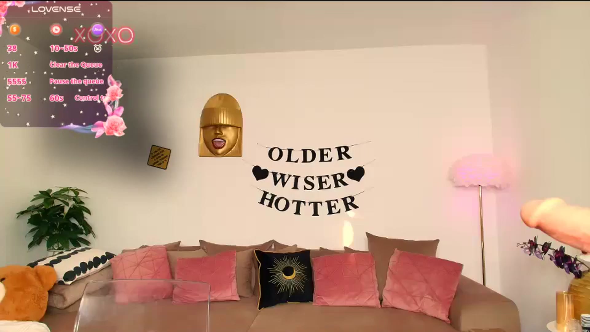 Gallery image thumbnail from OhhLuan's myfreecams stream on, 02/25/2026, 15:11 image 10 of 20