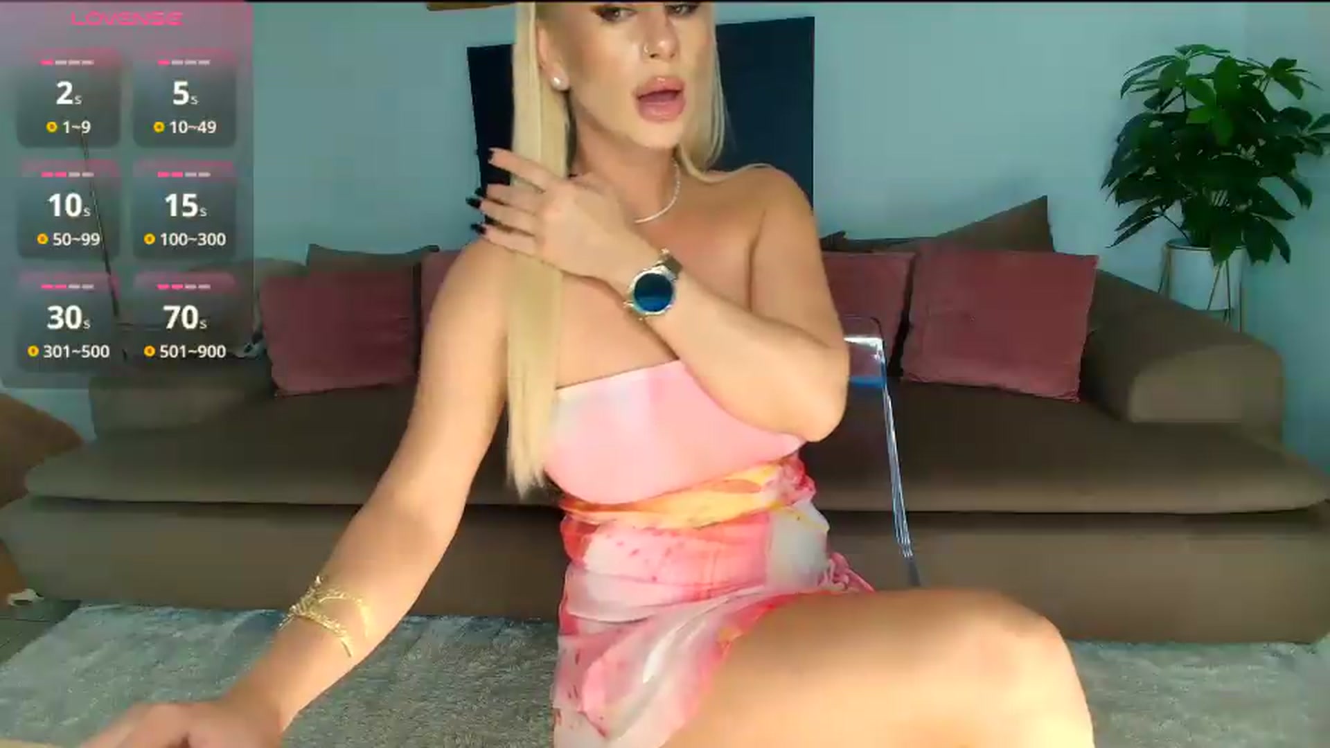 Gallery image thumbnail from OhhLuan's myfreecams stream on, 06/14/2026, 10:08 image 16 of 20