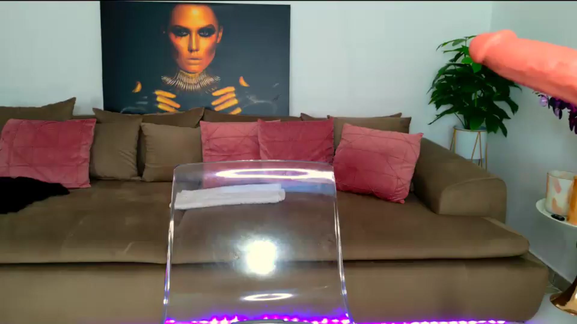 Gallery image thumbnail from OhhLuan's myfreecams stream on, 06/29/2026, 14:37 image 16 of 20