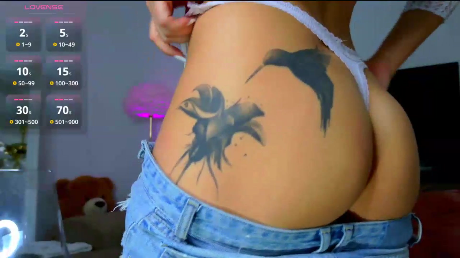 Gallery image thumbnail from OhhLuan's myfreecams stream on, 08/11/2026, 17:00 image 18 of 20